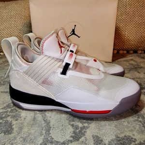 Jordan 33  Size 11 NIB